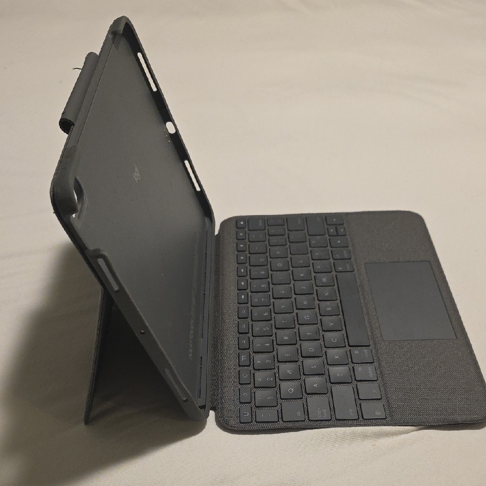 Logitech Gray Tablet Keyboard Folio - Picture 10 of 12
